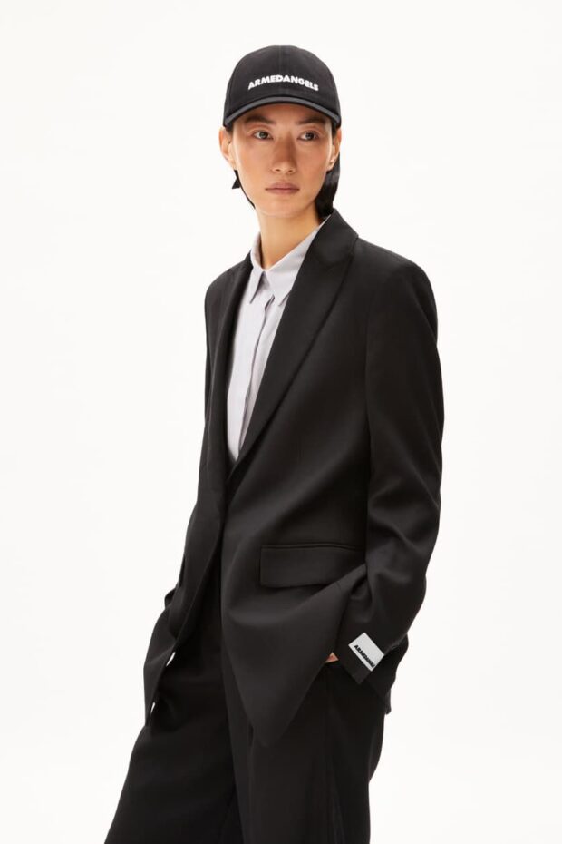 BLAZER 30006986 MIKULAA 105 BLACK