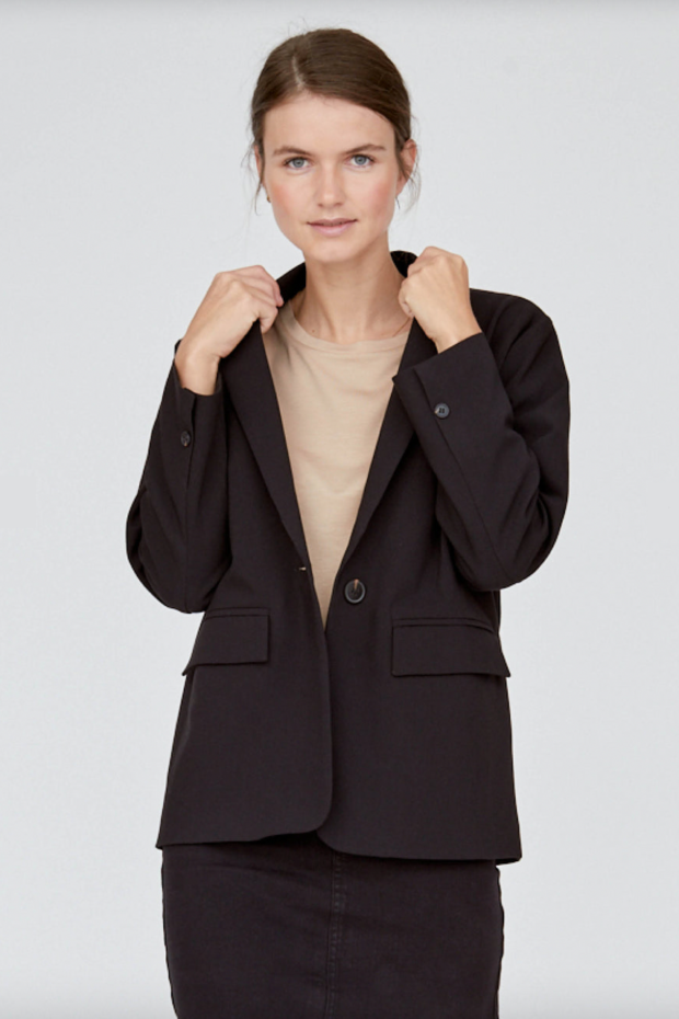 Bildschirmfoto 2023-08-28 um 15.10.07.png BLAZER SAGE JACKET BLACK